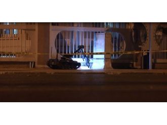 Konak İlçe Emniyet Müdürlüğü Önünde Bomba Paniği