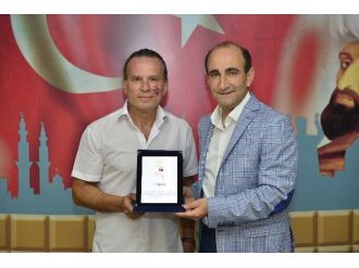 Başkan Edebali En Sevilen Yerel Yönetici Seçildi