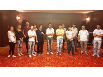 Beyaz Kalpler Öğrencileri Ramada Plaza’da