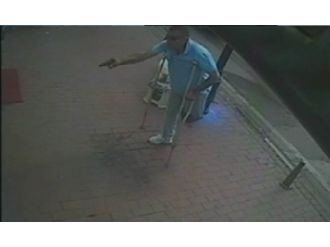 Koltuk Değnekli Silahlı Saldırgan Serbest Bırakıldı