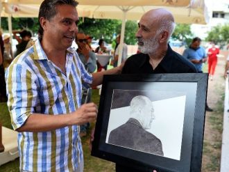 Muratpaşa Belediye Başkanı Uysal’a Anlamlı Hediye