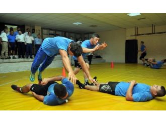 Kepezli Çocuklar Tam Olimpik Havuzda Yüzüyor