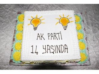 Taşköprü’de Ak Parti’nin 14. Yıldönümü, Pasta Kesilerek Kutlandı