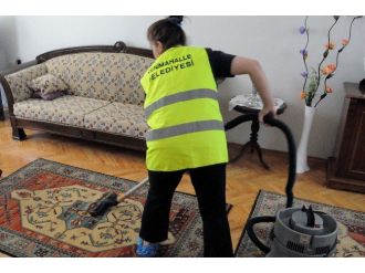 Yenimahalle’den Yaşlıların Evlerine Dip Köşe Temizlik