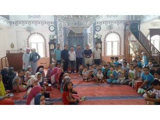 Kur’an Kursu’nda Başarılı Olan Çocuklara Tablet