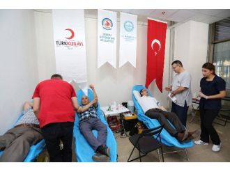 Deski’den Kan Bağışı