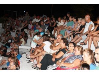 Ayvalık’ta Engürü Sitesi Sosyo-kültürel Etkinlikleriyle Öne Çıkıyor