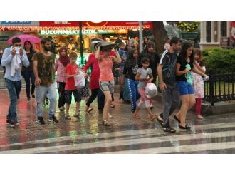 Sağanak Yüzünden ‘Terör Yürüyüşü’ İptal Oldu