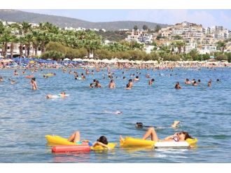 Bodrum’da Sahiller Doldu Taştı