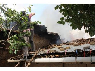 Osmaneli’ De Metruk Binada Çıkan Yangın Korkuttu