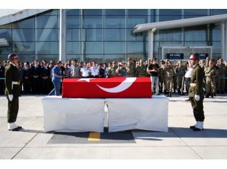 Şehit Annesi, Şehit Astsubaya Ağladı