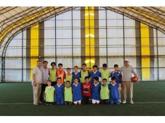 Burhaniye’de Kuran Kursu Öğrencilerinin Halı Saha Maçı