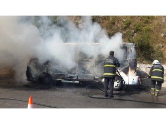 Yeni Aldığı Minibüs Küle Döndü