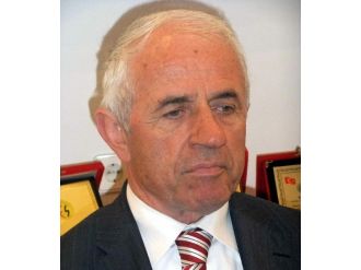 Nafi Güral’dan Gazetecilere Jest