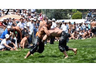 Okulu, Kurtdereli Yağlı Güreşleri’nde De Başpehlivan Oldu