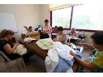 Makine Nakışı Ve Takı Tasarım Kadınların Elinde Hayat Buldu