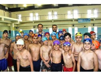 Eş Başkan Olan Yüzme Kursunu Ziyaret Etti