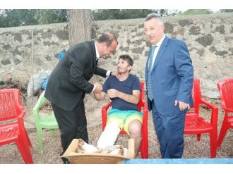 Alemdar Öztürk Yaralı Uzman Çavuş Feyyaz Argın’ı Evinde Ziyaret Etti