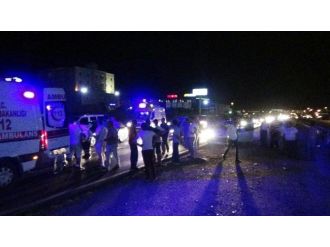 (Özel Haber) Karşıdan Karşıya Geçerken İki Aracın Altında Kaldı