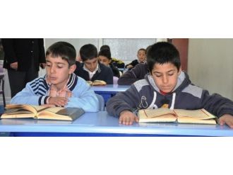 Tatvan’da Yaz Kur’an Kurslarına Rekor Katılım