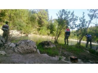 Serinlemek İçin Girdiği Çayda Kayboldu