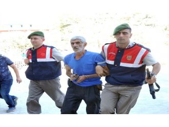 3 Kişinin Katil Zanlısını Arama Köpekleri Buldu