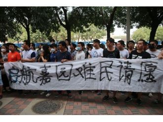 Tietsin’de Hükümete Protesto