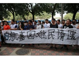 Çin’de Hükümet Protesto Edildi