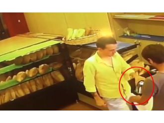 Sadaka Kutusu Hırsızları Kamerada