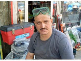 Mültecilerin İlgisi Can Yeleği Satışlarını Patlattı