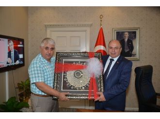 Sorgun Belediye Başkanı Şimşek, Vali Çiçek’i Makamında Ziyaret Etti
