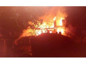 Evin Üzerine Yıldırım Düştü