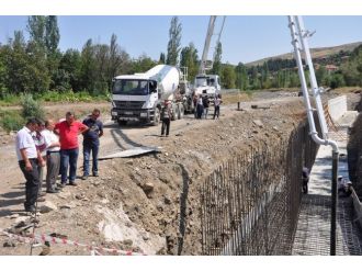 Bayat Çayı Islah Çalışmaları Devam Ediyor