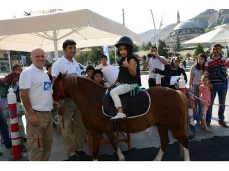 Çocuklar Sevimli Atlarla Buluştu