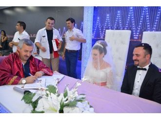 Körfez Belediye Başkanı Baran Dur Durak Bilmiyor!