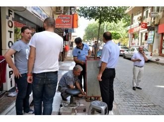 Kaldırımları İşgal Eden Reklam Tabelaları Kaldırıldı