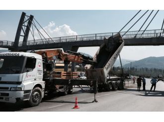 Köprüye Takıldı
