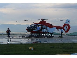 Şenkaya’da Teröristlerle Çıkan Çatışmada Ağır Yaralanan Korucu, Ambulans Helikopterle Erzurum’a Getirildi