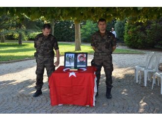 İstanbul Emniyet Müdürü Altınok’tan Şehit Evine Taziye Ziyareti