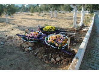 Öldürdüğü Karısıyla Yan Yana Defnedildi