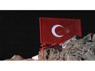 Başkent’te Türk Bayrağı’nın Yıldızını Söktüler!