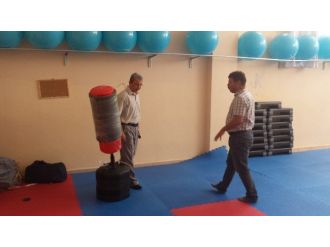 Kumluca Kaymakamı İlçedeki Spor Tesislerini Gezdi