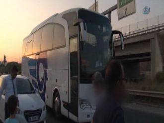Şoför Yol Ortasında Otobüsü Bırakıp Kaçtı