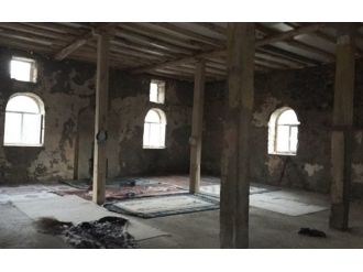 Pkk’lı Teröristler Camiyi Karargah Olarak Kullandı