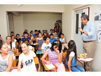 Minikler Tatilde Hem Eğlendi, Hemde İngilizce Öğrendi