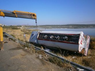 Tanker Kazasına Köpüklü Müdahale