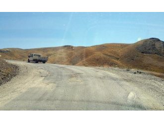 Hakkari-çukurca Karayolu 8 Gündür Ulaşıma Kapalı