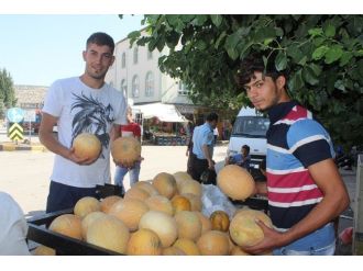 Tezgahları Doğal Ürünler Süslüyor