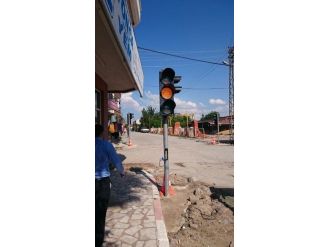 İhsaniye’de Bir Çok Bölgeye Trafik Işığı Dikildi
