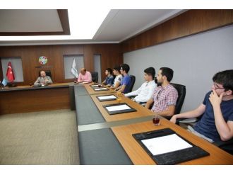 Çolakbayrakdar, Gençler! Dünya Klavyenin Ucunda